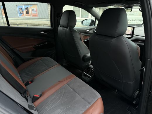 Volkswagen ID.4 Aut. First Edition 77kWh | Trekhaak | Navi | Camera | ActivLease financial lease