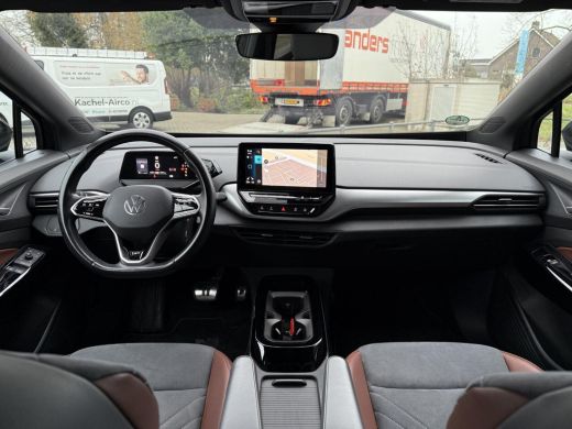 Volkswagen ID.4 Aut. First Edition 77kWh | Trekhaak | Navi | Camera | ActivLease financial lease