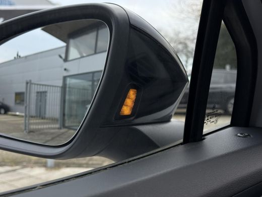 Volkswagen ID.4 First Max 77 kWh | Panorama | IQ-Light | 360 Camera | ActivLease financial lease