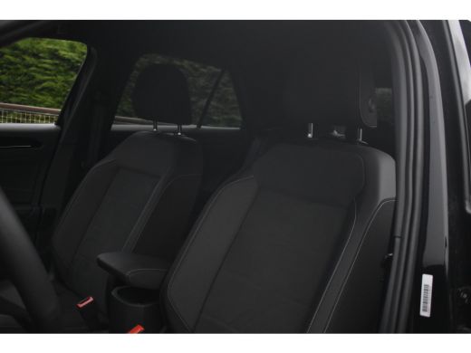 Volkswagen T-Roc 1.5 TSI 150PK R-line | TREKHAAK | STOELVERW. | CAMERA ACHTER | ADAPT. CRUISE | APP. CONNECT | AIR... ActivLease financial lease