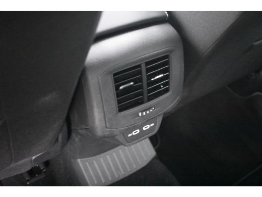 Volkswagen T-Roc 1.5 TSI 150PK R-line | TREKHAAK | STOELVERW. | CAMERA ACHTER | ADAPT. CRUISE | APP. CONNECT | AIR... ActivLease financial lease