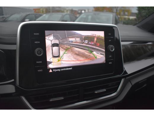 Volkswagen T-Roc 1.5 TSI 150PK R-line | TREKHAAK | STOELVERW. | CAMERA ACHTER | ADAPT. CRUISE | APP. CONNECT | AIR... ActivLease financial lease