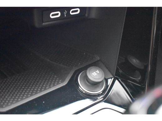 Volkswagen T-Roc 1.5 TSI 150PK R-line | TREKHAAK | STOELVERW. | CAMERA ACHTER | ADAPT. CRUISE | APP. CONNECT | AIR... ActivLease financial lease