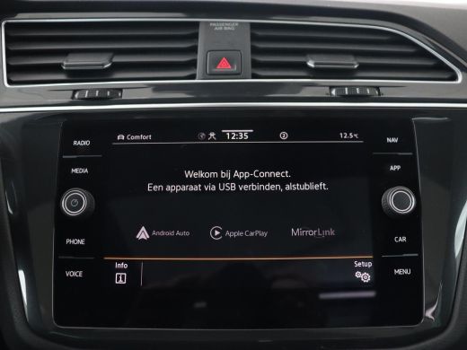 Volkswagen Tiguan 1.4 eHybrid R Line | Panoramadak | Trekhaak | Stoelverwarming | Camera | 20'' | Park Assist | Car... ActivLease financial lease