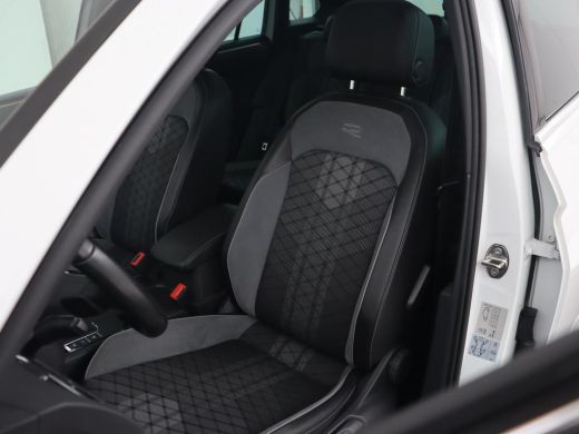 Volkswagen Tiguan 1.4 eHybrid R Line | Panoramadak | Trekhaak | Stoelverwarming | Camera | 20'' | Park Assist | Car... ActivLease financial lease