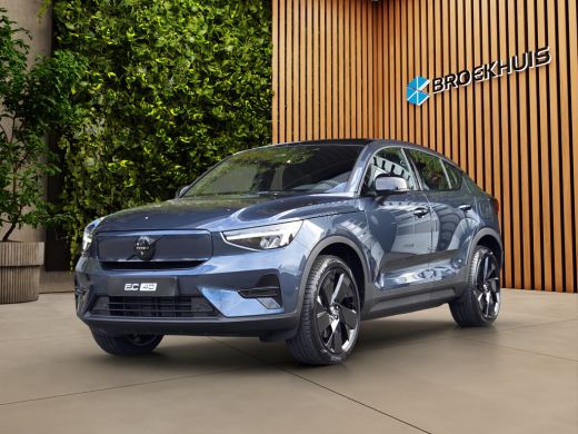 Volvo  EC40 300 kW Twin Motor AWD Plus Black Edition | Panoramadak | 360 Camera | Harman/Kardon | Pilot Assist