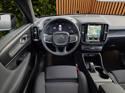 Volvo  EC40 300 kW Twin Motor AWD Plus Black Edition | Panoramadak | 360 Camera | Harman/Kardon | Pilot Assist ActivLease financial lease