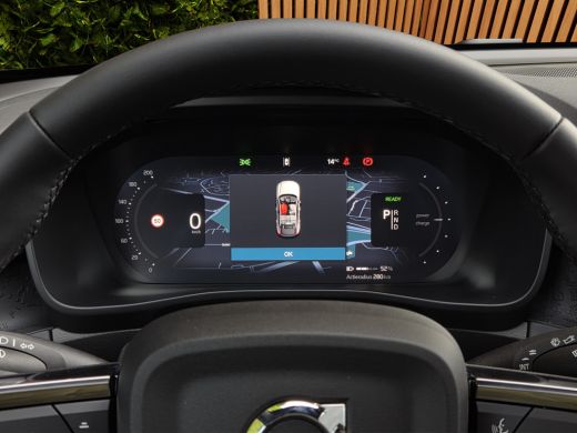 Volvo  EC40 300 kW Twin Motor AWD Plus Black Edition | Panoramadak | 360 Camera | Harman/Kardon | Pilot Assist ActivLease financial lease