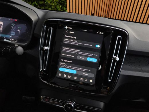 Volvo  EC40 300 kW Twin Motor AWD Plus Black Edition | Panoramadak | 360 Camera | Harman/Kardon | Pilot Assist ActivLease financial lease