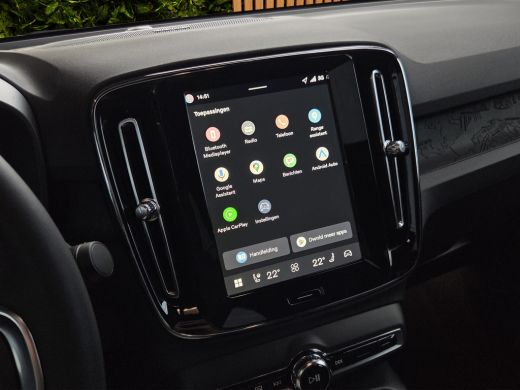 Volvo  EC40 300 kW Twin Motor AWD Plus Black Edition | Panoramadak | 360 Camera | Harman/Kardon | Pilot Assist ActivLease financial lease