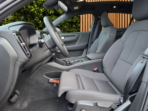 Volvo  EC40 300 kW Twin Motor AWD Plus Black Edition | Panoramadak | 360 Camera | Harman/Kardon | Pilot Assist ActivLease financial lease