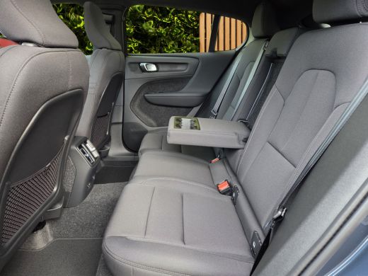 Volvo  EC40 300 kW Twin Motor AWD Plus Black Edition | Panoramadak | 360 Camera | Harman/Kardon | Pilot Assist ActivLease financial lease