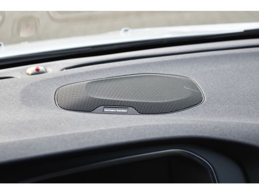 Volvo  V40 1.5 T3 Polar+ Sport Lage KM! | Crystal White! On Call ActivLease financial lease