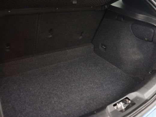 Volvo  V40 2.0 T4 Sport | Stoelverwarming | Camera | Leder/Alcantara | Park Assist | Full LED | Navigatie | ... ActivLease financial lease