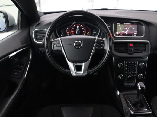 Volvo  V40 2.0 T4 Sport | Stoelverwarming | Camera | Leder/Alcantara | Park Assist | Full LED | Navigatie | ... ActivLease financial lease