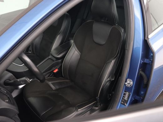 Volvo  V40 2.0 T4 Sport | Stoelverwarming | Camera | Leder/Alcantara | Park Assist | Full LED | Navigatie | ... ActivLease financial lease
