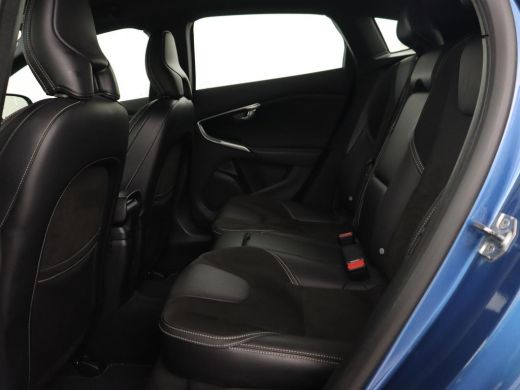 Volvo  V40 2.0 T4 Sport | Stoelverwarming | Camera | Leder/Alcantara | Park Assist | Full LED | Navigatie | ... ActivLease financial lease