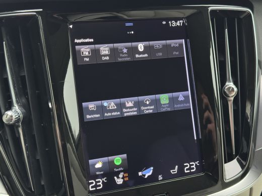 Volvo  V60 2.0 B3 Momentum Business | Pilot Assist | Trekhaak | Leder | Stoel & stuurverwarming | Camera | K... ActivLease financial lease