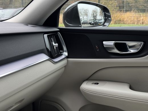 Volvo  V60 2.0 B3 Momentum Business | Pilot Assist | Trekhaak | Leder | Stoel & stuurverwarming | Camera | K... ActivLease financial lease