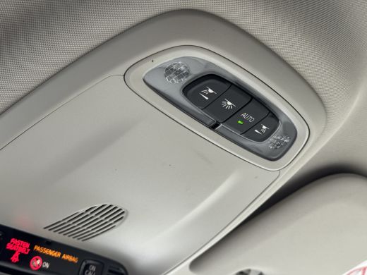 Volvo  V60 2.0 B3 Momentum Business | Pilot Assist | Trekhaak | Leder | Stoel & stuurverwarming | Camera | K... ActivLease financial lease