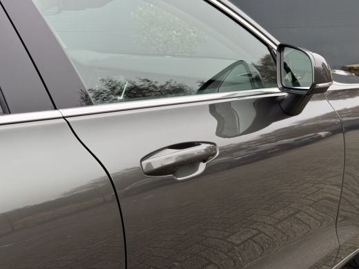 Volvo  V60 2.0 B3 Momentum Business | Pilot Assist | Trekhaak | Leder | Stoel & stuurverwarming | Camera | K... ActivLease financial lease
