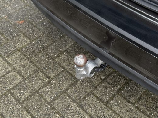 Volvo  V60 2.0 B3 Momentum Business | Pilot Assist | Trekhaak | Leder | Stoel & stuurverwarming | Camera | K... ActivLease financial lease