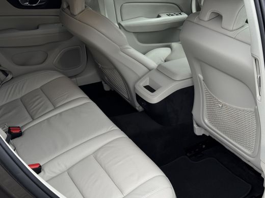 Volvo  V60 2.0 B3 Momentum Business | Pilot Assist | Trekhaak | Leder | Stoel & stuurverwarming | Camera | K... ActivLease financial lease