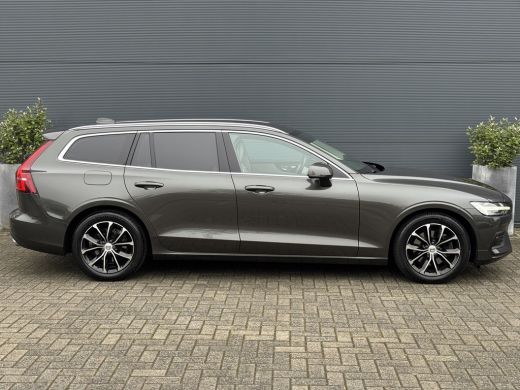 Volvo  V60 2.0 B3 Momentum Business | Pilot Assist | Trekhaak | Leder | Stoel & stuurverwarming | Camera | K... ActivLease financial lease