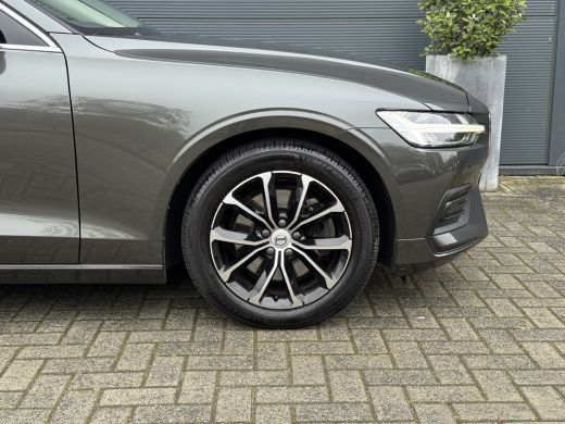 Volvo  V60 2.0 B3 Momentum Business | Pilot Assist | Trekhaak | Leder | Stoel & stuurverwarming | Camera | K... ActivLease financial lease