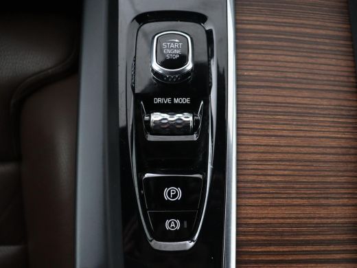 Volvo  XC60 2.0 Recharge T6 AWD Inscription | Panoramadak | Trekhaak | Leder | Stoel & stuurverwarming | Adap... ActivLease financial lease