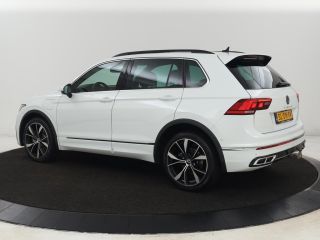 Volkswagen Tiguan 1.4 eHybrid R Line | Panoramadak | Trekhaak | Stoelverwarming | Camera | 20'' | Park Assist | Car...