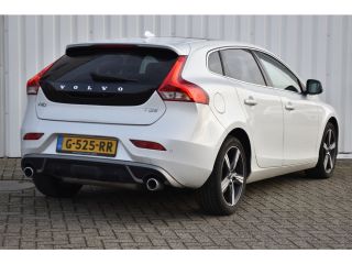 Volvo  V40 1.5 T3 Polar+ Sport Lage KM! | Crystal White! On Call