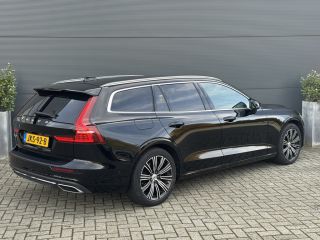 Volvo  V60 2.0 T8 Twin Engine AWD Inscription | Gelamineerd glas | 360 camera | Sportstoel | BLIS | Pilot As...
