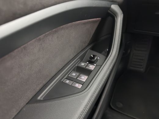 Audi e-tron 55 quattro Business edition Plus 95 kWh [ 3-Fase ] {SOH-88%} (INCL-BTW) *PANO | LUXURY-LEATHER | ... ActivLease financial lease