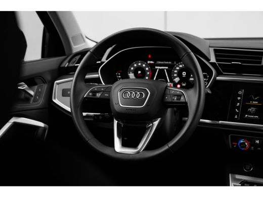 Audi Q3 35 TFSI S edition Competition 150Pk | Trekhaak | Stoelverw. voor | Camera achter | Keyless | Adap... ActivLease financial lease