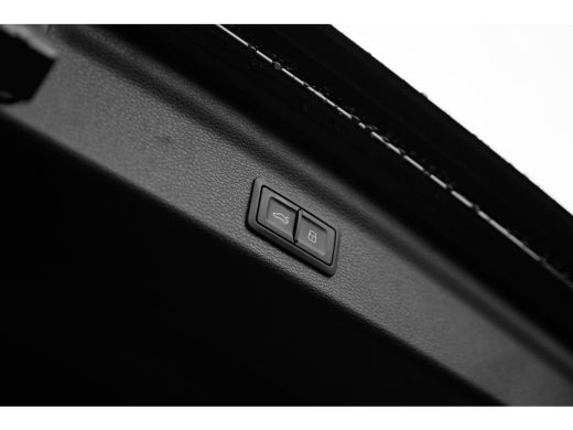 Audi Q3 35 TFSI S edition Competition 150Pk | Trekhaak | Stoelverw. voor | Camera achter | Keyless | Adap... ActivLease financial lease