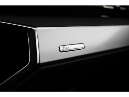 Audi Q3 35 TFSI S edition Competition 150Pk | Trekhaak | Stoelverw. voor | Camera achter | Keyless | Adap... ActivLease financial lease