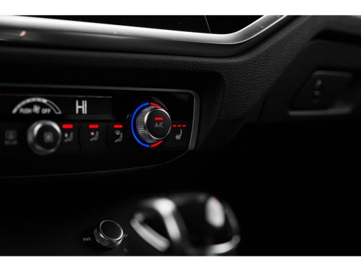 Audi Q3 35 TFSI S edition Competition 150Pk | Trekhaak | Stoelverw. voor | Camera achter | Keyless | Adap... ActivLease financial lease