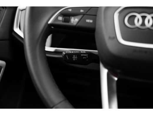 Audi Q3 35 TFSI S edition Competition 150Pk | Trekhaak | Stoelverw. voor | Camera achter | Keyless | Adap... ActivLease financial lease