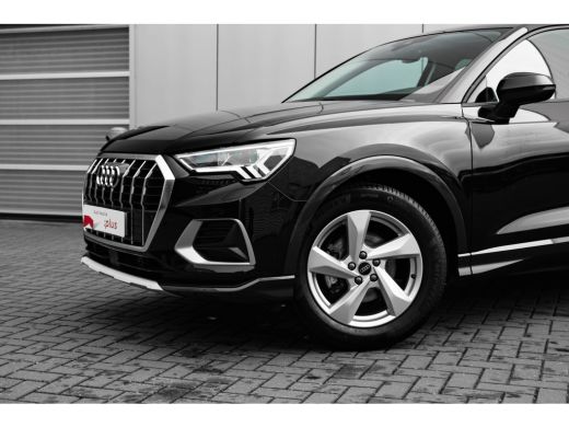 Audi Q3 35 TFSI S edition Competition 150Pk | Trekhaak | Stoelverw. voor | Camera achter | Keyless | Adap... ActivLease financial lease