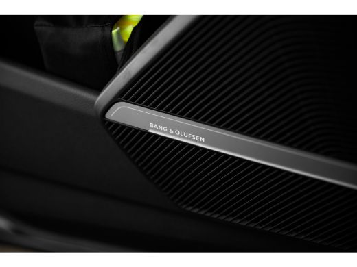 Audi Q5 50 TFSI e S edition Competition | Panoramadak | Luchtvering | City | Tour | Trekhaak | Leder | HUD | ActivLease financial lease