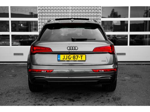 Audi Q5 50 TFSI e S edition Competition | Panoramadak | Luchtvering | City | Tour | Trekhaak | Leder | HUD | ActivLease financial lease