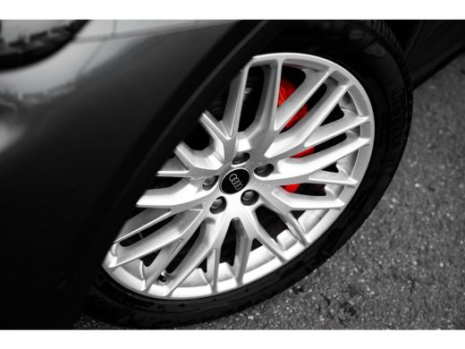 Audi Q5 50 TFSI e S edition Competition | Panoramadak | Luchtvering | City | Tour | Trekhaak | Leder | HUD | ActivLease financial lease