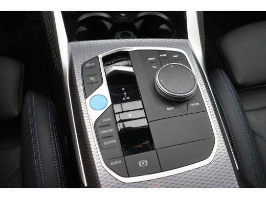 BMW i4 eDrive35 M Sport / Schuif-kanteldak / Trekhaak / Achteruitrijcamera / Stoelverwarming / Widescree... ActivLease financial lease