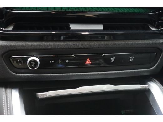 BMW i4 eDrive35 M Sport / Schuif-kanteldak / Trekhaak / Achteruitrijcamera / Stoelverwarming / Widescree... ActivLease financial lease