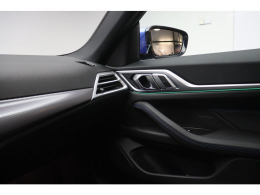 BMW i4 eDrive35 M Sport / Schuif-kanteldak / Trekhaak / Achteruitrijcamera / Stoelverwarming / Widescree... ActivLease financial lease