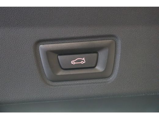 BMW i4 eDrive35 M Sport / Schuif-kanteldak / Trekhaak / Achteruitrijcamera / Stoelverwarming / Widescree... ActivLease financial lease