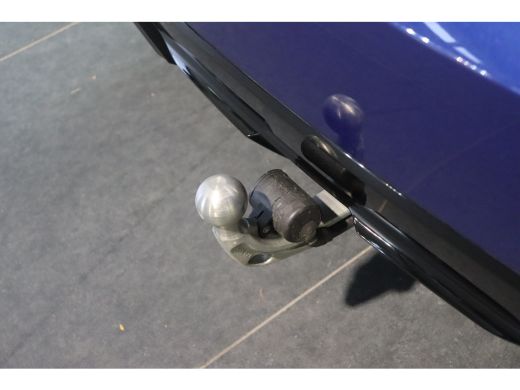 BMW i4 eDrive35 M Sport / Schuif-kanteldak / Trekhaak / Achteruitrijcamera / Stoelverwarming / Widescree... ActivLease financial lease