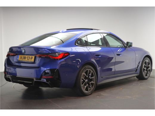 BMW i4 eDrive35 M Sport / Schuif-kanteldak / Trekhaak / Achteruitrijcamera / Stoelverwarming / Widescree... ActivLease financial lease