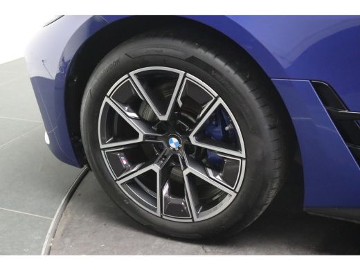 BMW i4 eDrive35 M Sport / Schuif-kanteldak / Trekhaak / Achteruitrijcamera / Stoelverwarming / Widescree... ActivLease financial lease